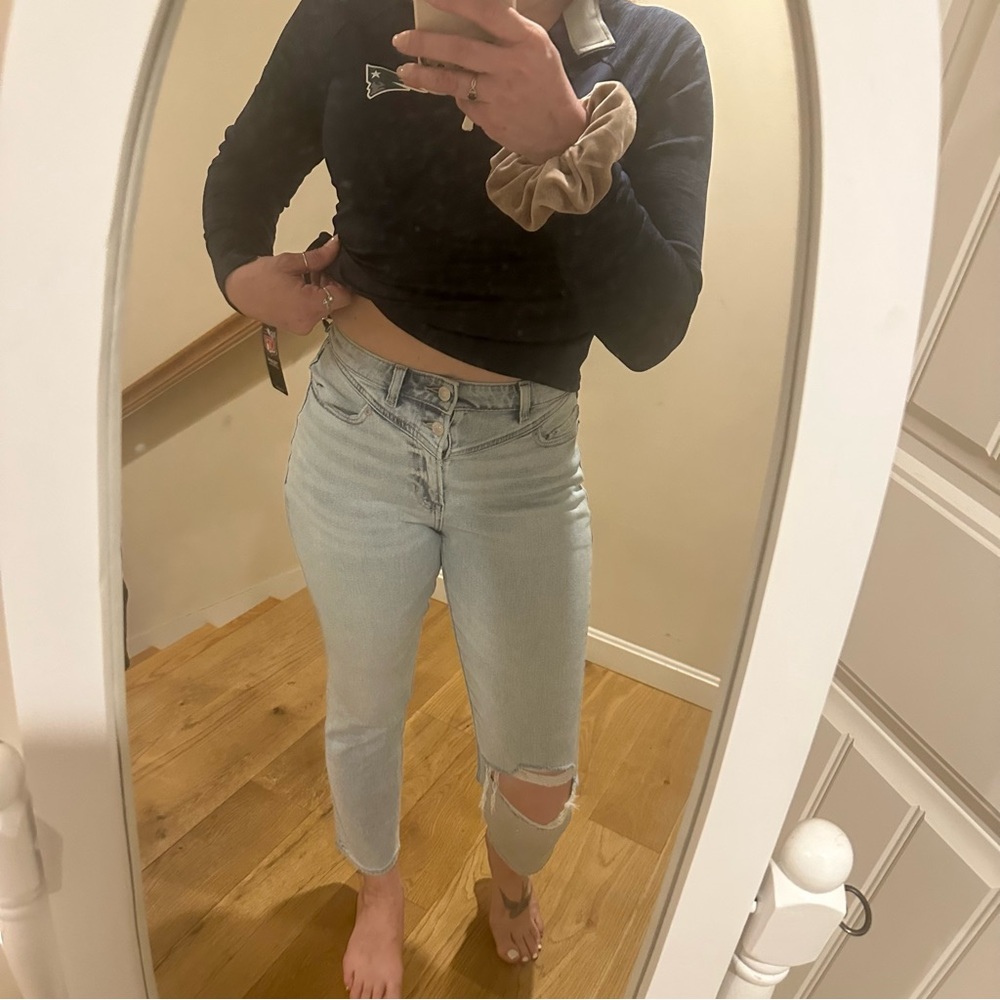 American Eagle mom jean